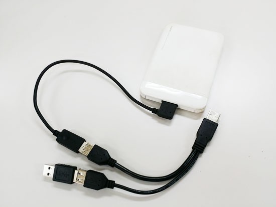 USB補助電源二股ケーブルに接続